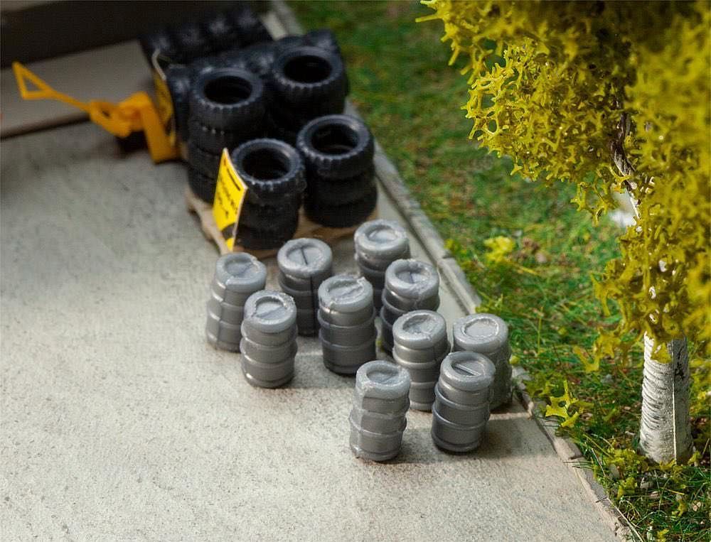 Faller 180971 - 10 Aluminium-Bierfässer H0 1:87