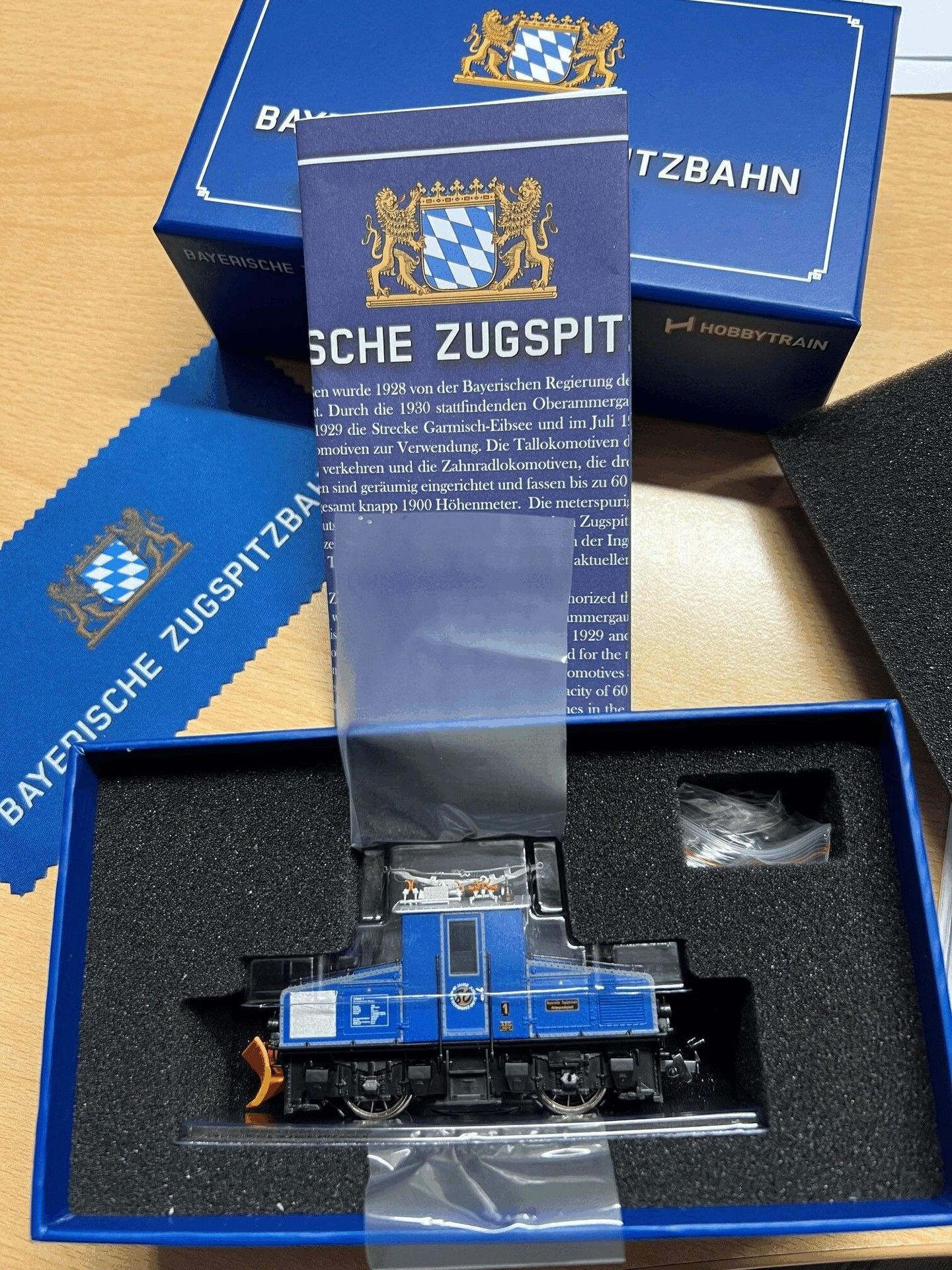 Hobbytrain 43111 - Zugspitzbahn Tal-Lok Nr. 1 mit Schneepflug Ep.V H0m