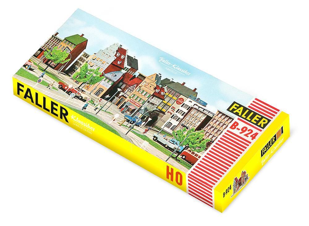 Faller 109924 - B-924 Altstadtblock H0 1:87 Faller 109924 - B-924 Altstadtblock H0 1:87