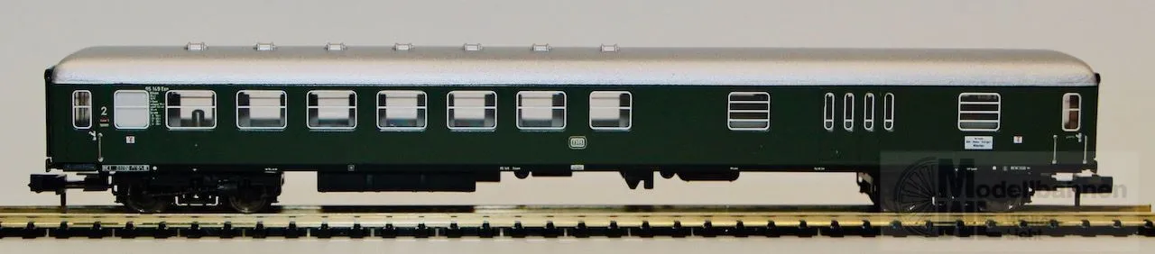 Trix 13373 - MINITRIX - Personenwagen DB 2.Kl. / Gepäck grün DB4üm N 1:160