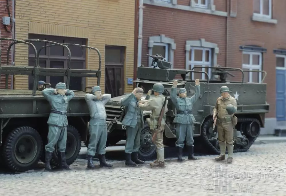 ARTITEC b.v. 7720012 - WM-Kriegsgefangene +  Amerikanische Soldaten BAUSATZ 1:72