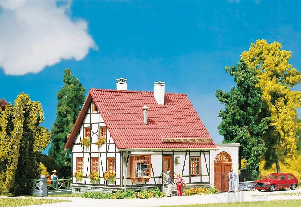 Faller 232215 - Fachwerkhaus mit Garage N 1:160