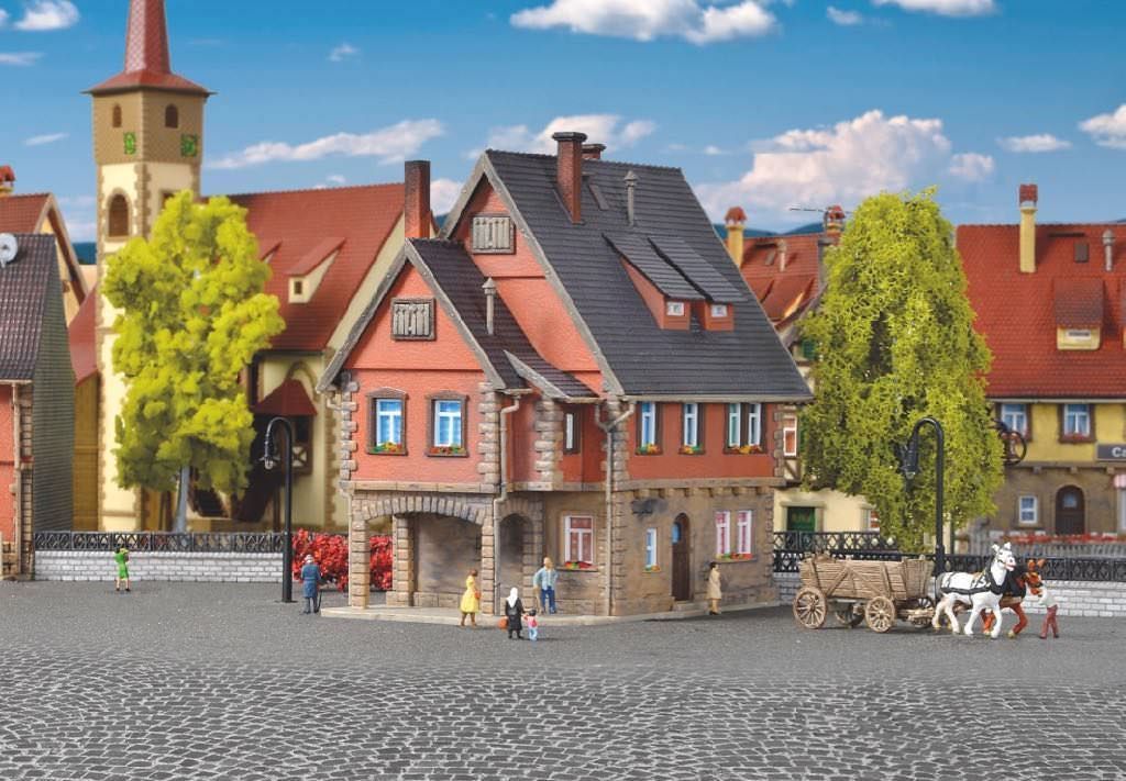 Vollmer 47732 - Pfarrhaus mit Inneneinricht N 1:160