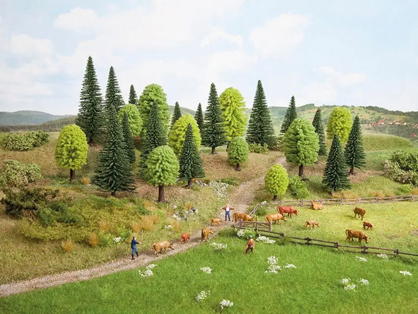 Noch 32911 - Mischwald 10 Stück, 3,5 - 9 cm hoch N 1:160 /Z 1:220