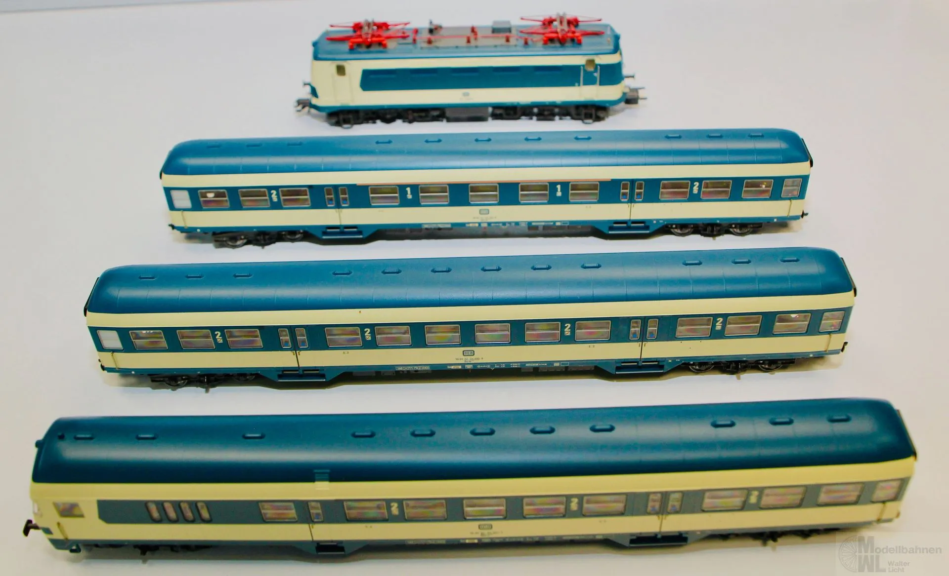 Märklin 26410 - MÄRKLIN - Zugset Karslruher Zug E-Lok BR 141 248-5 DB Ep.IV H0/WS mfx Digital