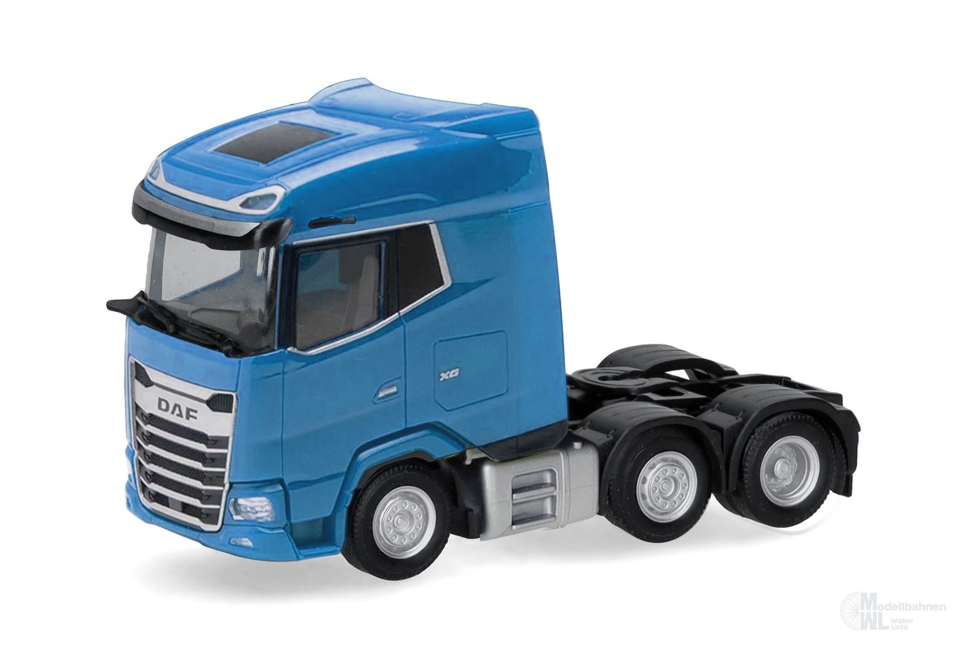 Herpa 318983-002 - DAF XG Zugmaschine 3-achs (6x2) lichtblau H0 1:87