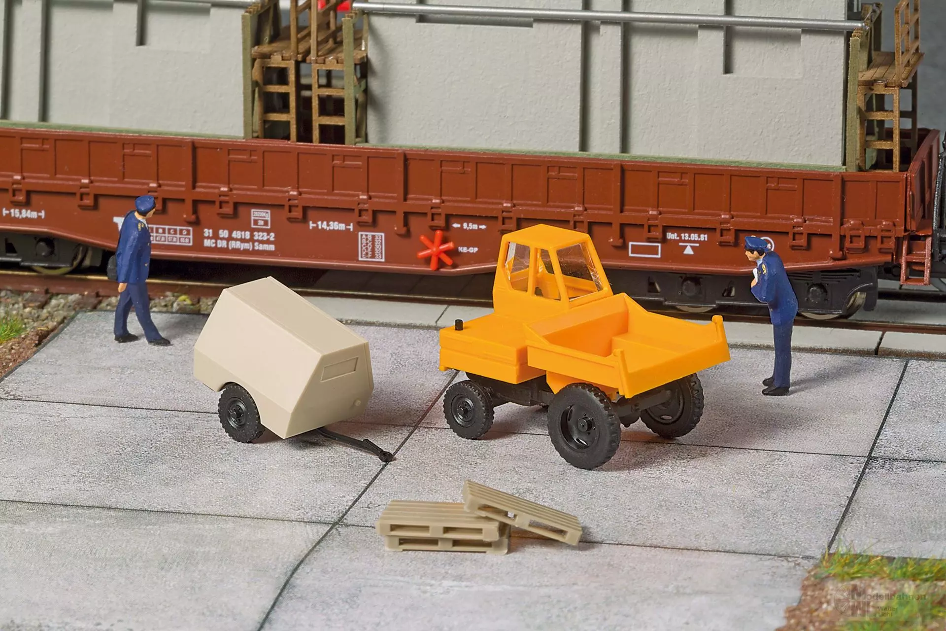 Auhagen 11479 - Waran mit Kompressoranhänger TT 1:120