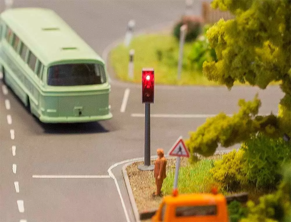 Faller 161840 - 2 LED-Ampeln mit Elektronik H0 1:87