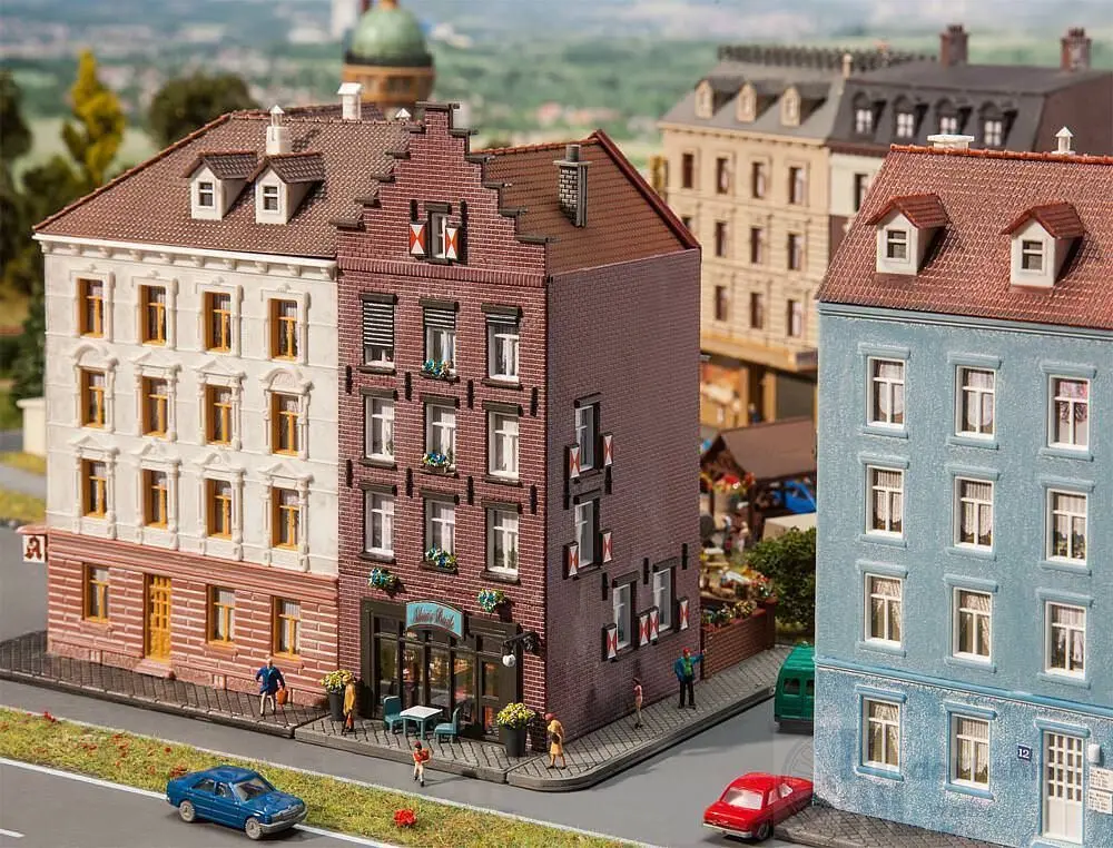 Faller 232334 - Altstadthaus mit Bar N 1:160