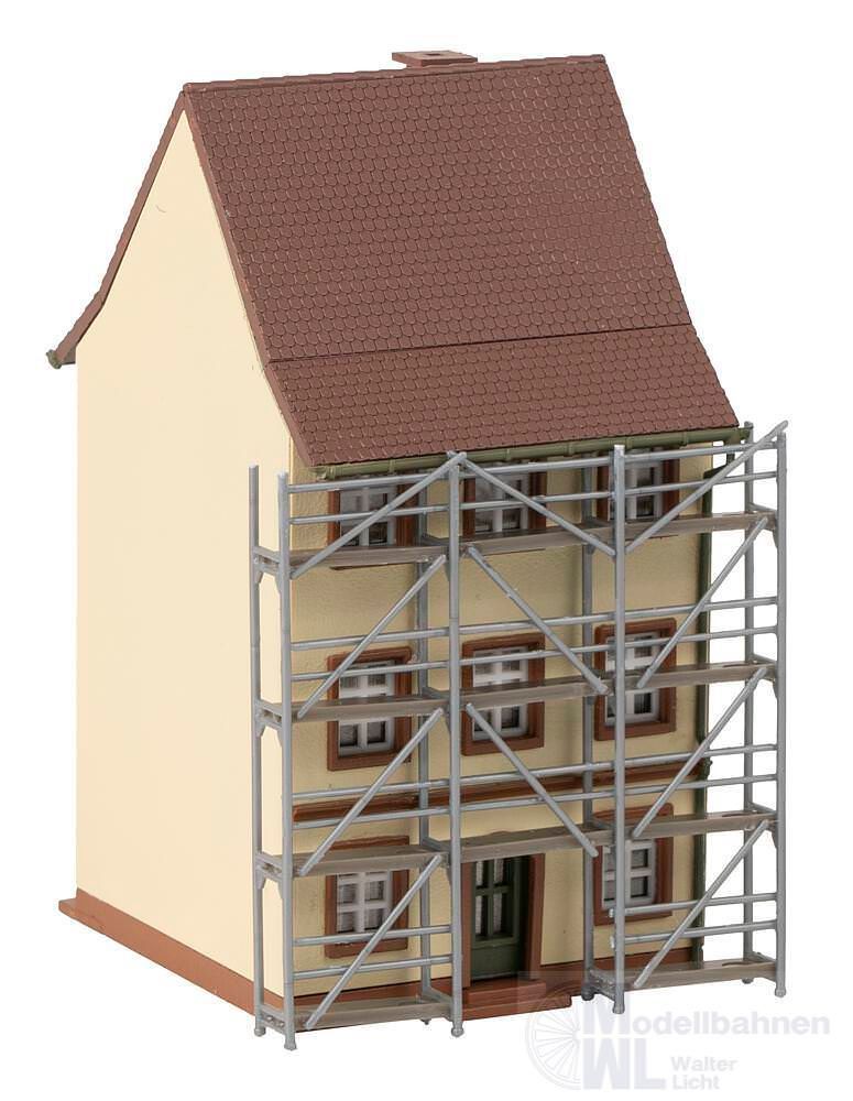 Faller 232175 - Altstadthaus mit Gerüst N 1:160 Faller 232175 - Altstadthaus mit Gerüst N 1:160