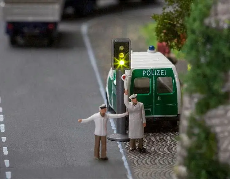 Faller 162060 - 2 LED-Ampeln mit Elektronik N 1:160