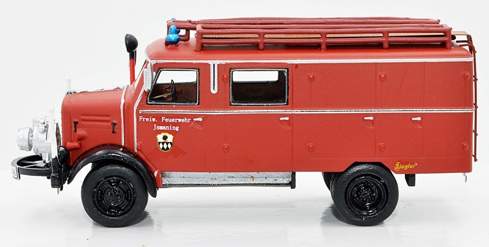 NPE NA99042 - Borgward B 2500 AO LF 8 Ziegler Freiwillige Feuerwehr Ismaning H0 1:87