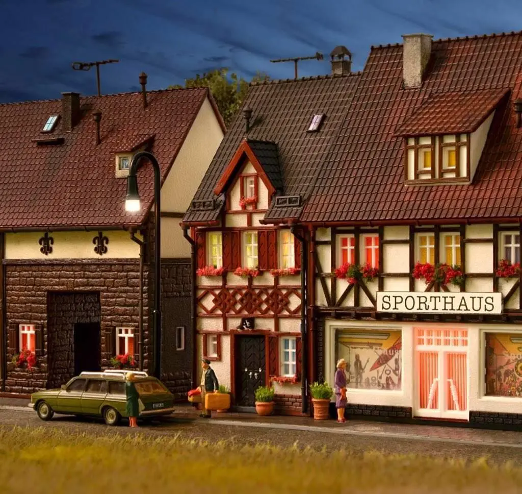 Vollmer 43673 - Fachwerkaus Bahnhofstraße H0 1:87