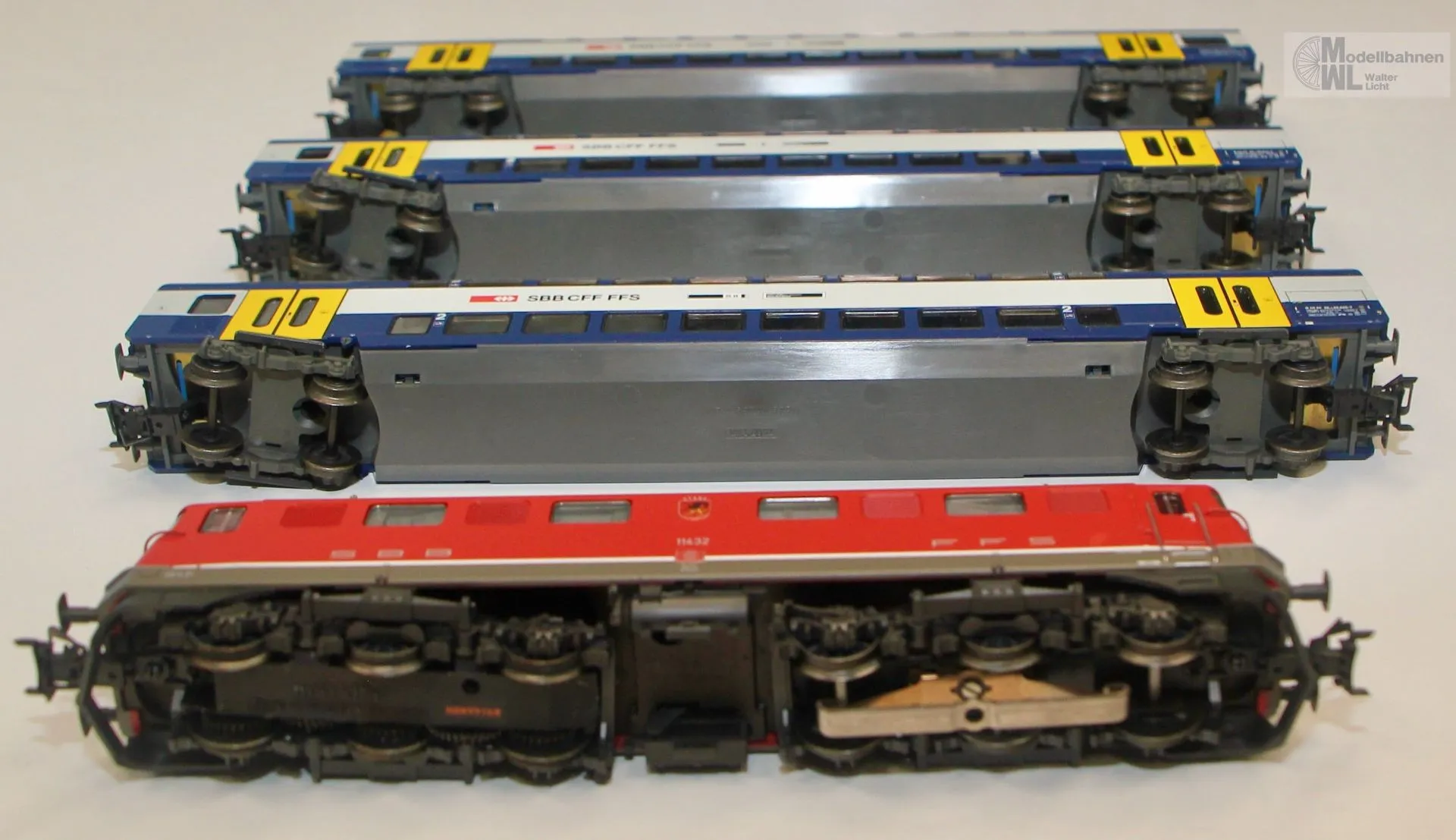 Märklin 28505 - MÄRKLIN - Zugpackung S-Bahn Zürich E-Lok Ae 6/6 + 3 Doppelstockwagen H0/WS Delta