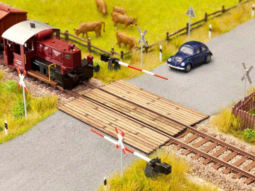 Noch 14624 - Bahnübergang Holzbohlen N 1:160 Noch 14624 - Bahnübergang Holzbohlen N 1:160
