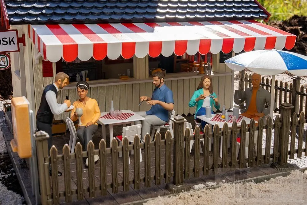 Pola 331532 - Sitzende Restaurantgäste modern LGB 1:22,5