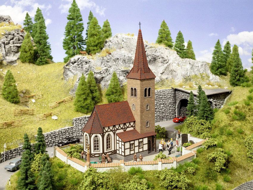 Noch 66906 - Kirche St. Georg mit micro-sound Glockenläuten H0 1:87