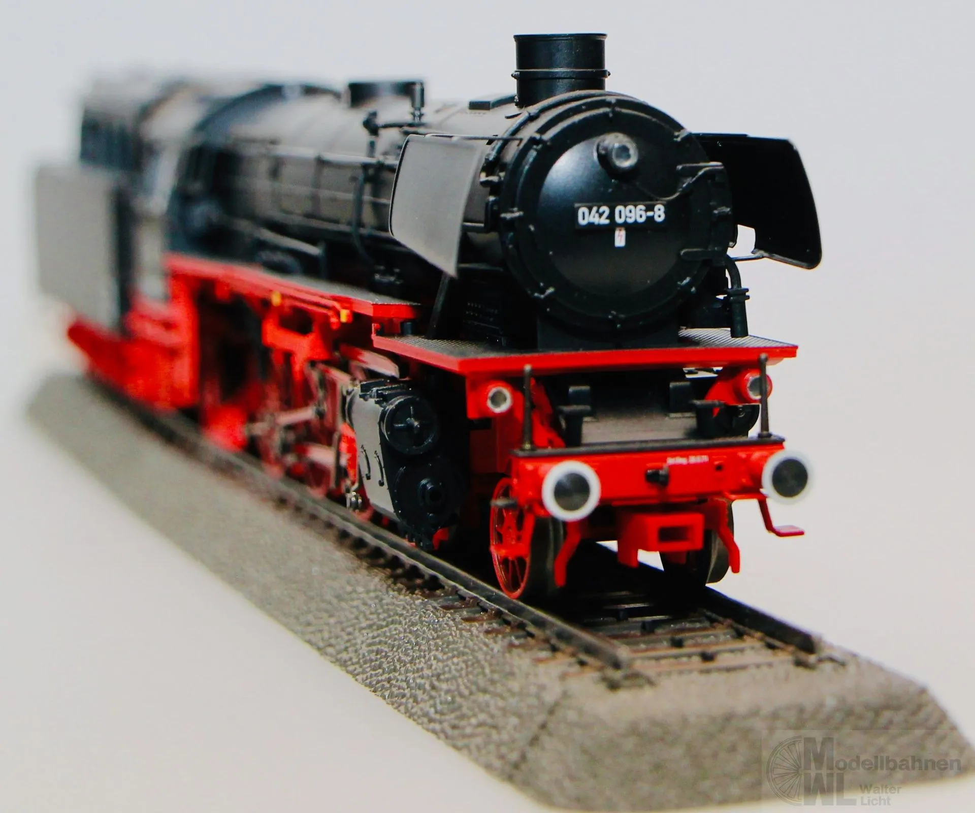 Märklin 37925 - MÄRKLIN -Dampflok BR 042 096-8 DB Ep.IV H0/WS mfx Sound