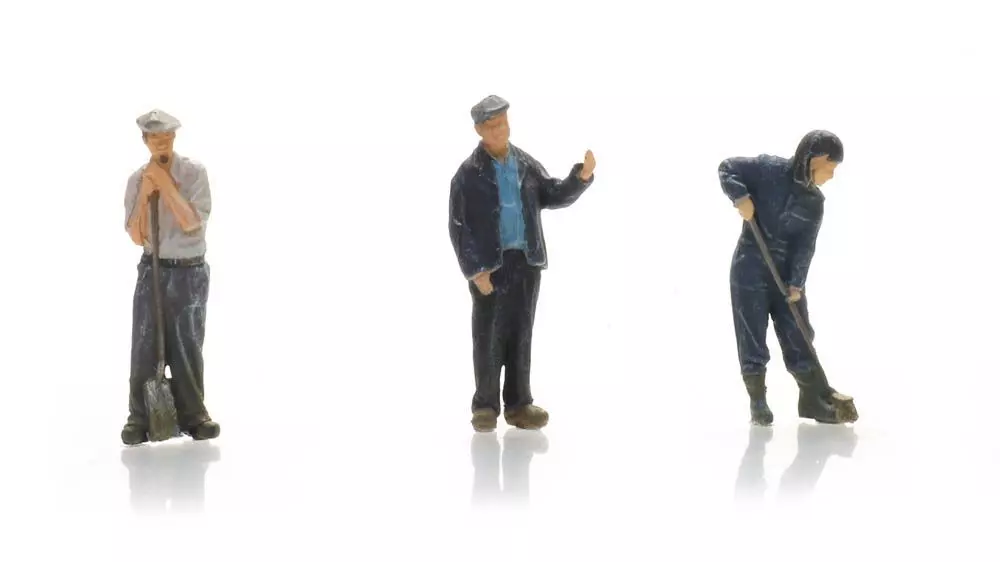 ARTITEC b.v. 5870029 - Arbeiter im Pferdestalle 3 Figuren H0 1:87