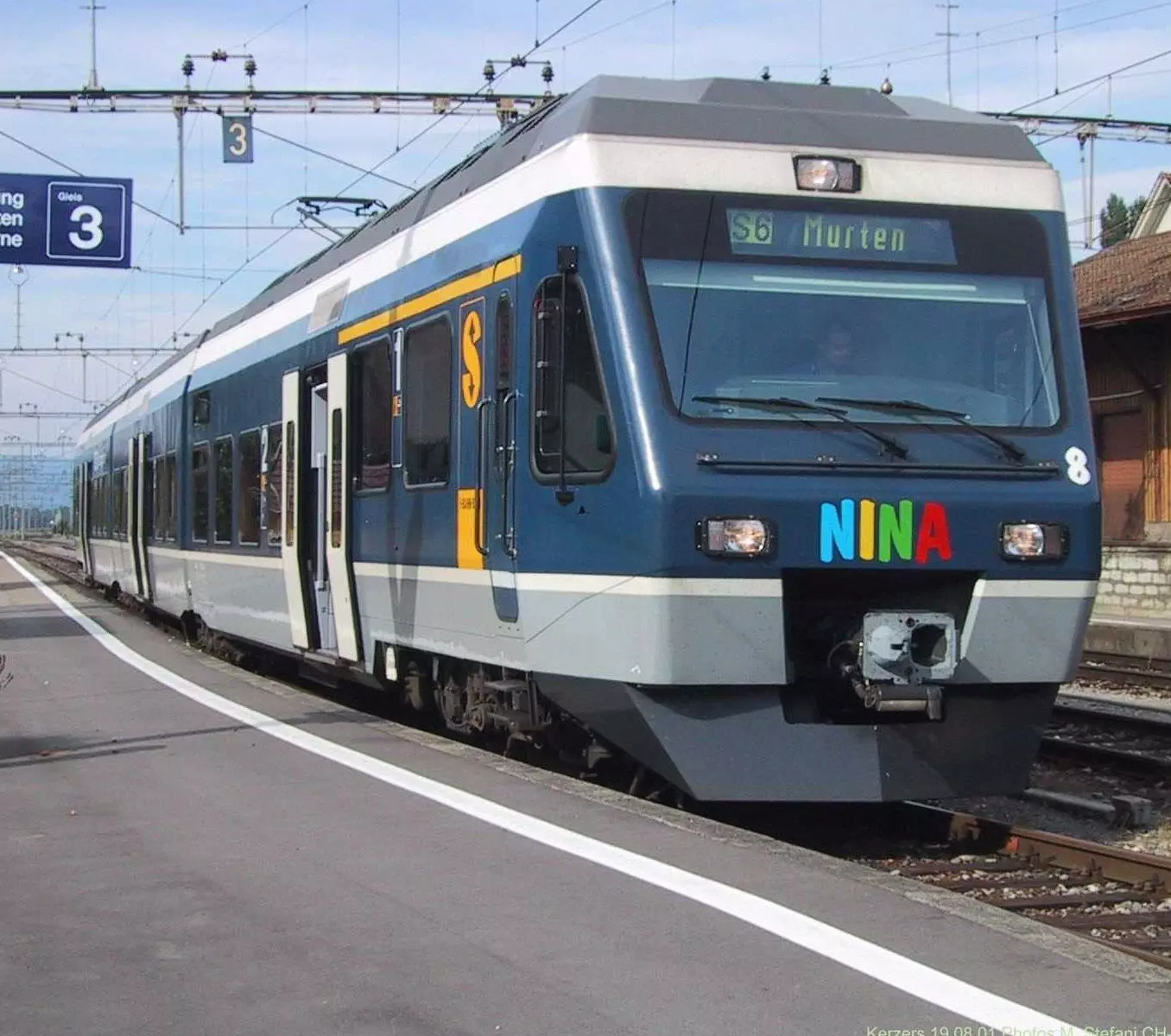 LS Models 17204DC - Triebzug RABe 525 NINA 3-tlg. BLS Ep.V H0/GL