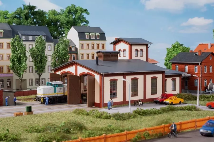 Auhagen 13342 - Lokschuppen mit Wasserturm TT 1:120