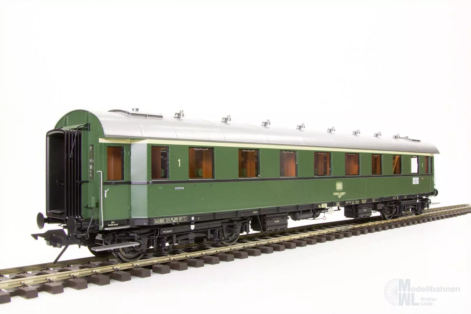 Lenz 41250-06 - Schnellzugwagen DB Ep.IV Gr. 29 1.Kl. AB4üe-28 chromoxidgrün Spur 0