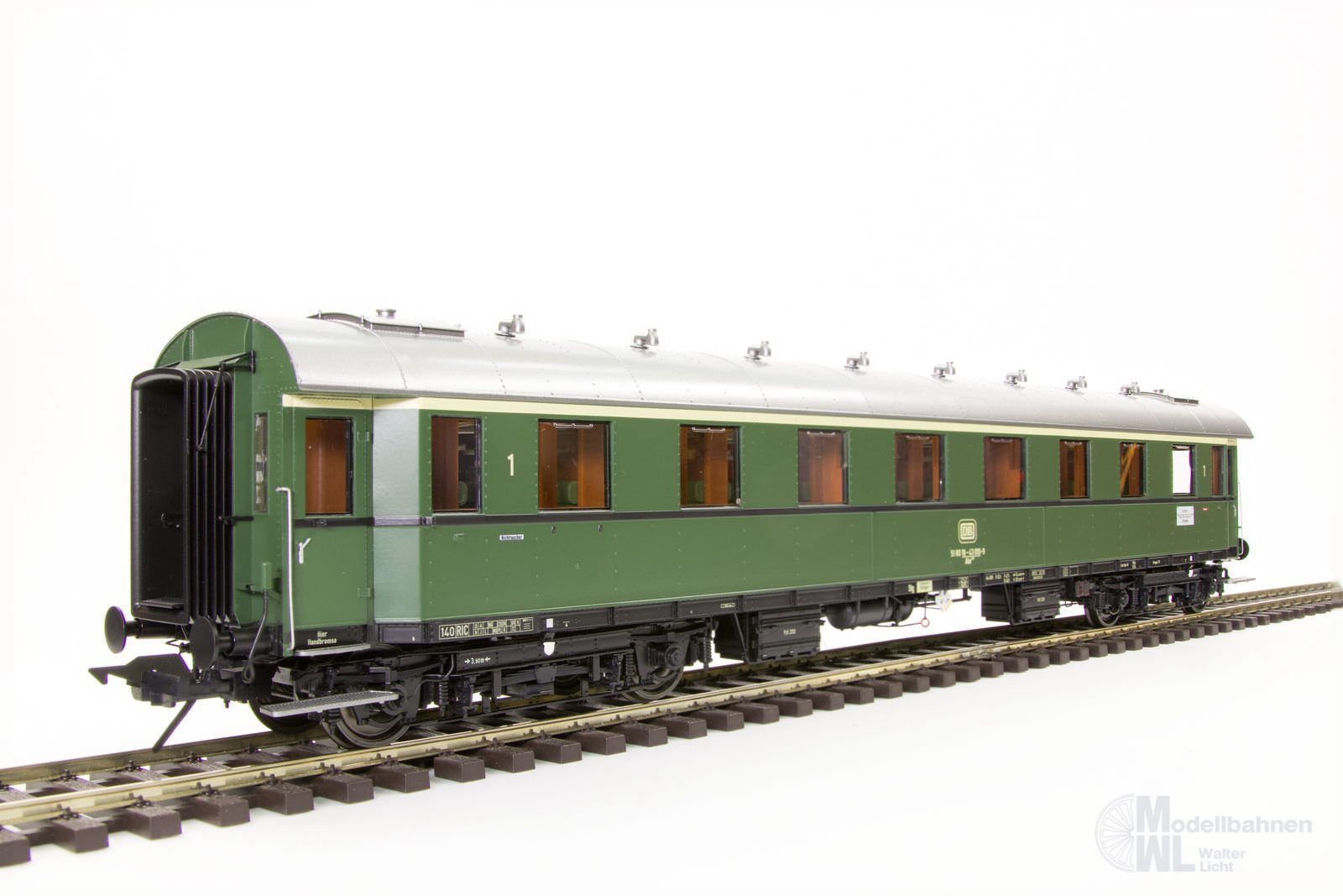 Lenz 41250-06 - Schnellzugwagen DB Ep.IV Gr. 29 1.Kl. AB4üe-28 chromoxidgrün Spur 0