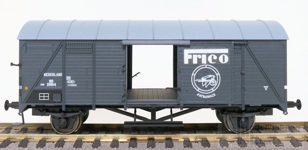 Exact Train 23406 - Güterwagen gedeckt NS Ep.III CHGZ mit Frico und Schubkarre Beschriftung H0/GL Exact Train 23406 - Güterwagen gedeckt NS Ep.III CHGZ mit Frico und Schubkarre Beschriftung H0/GL
