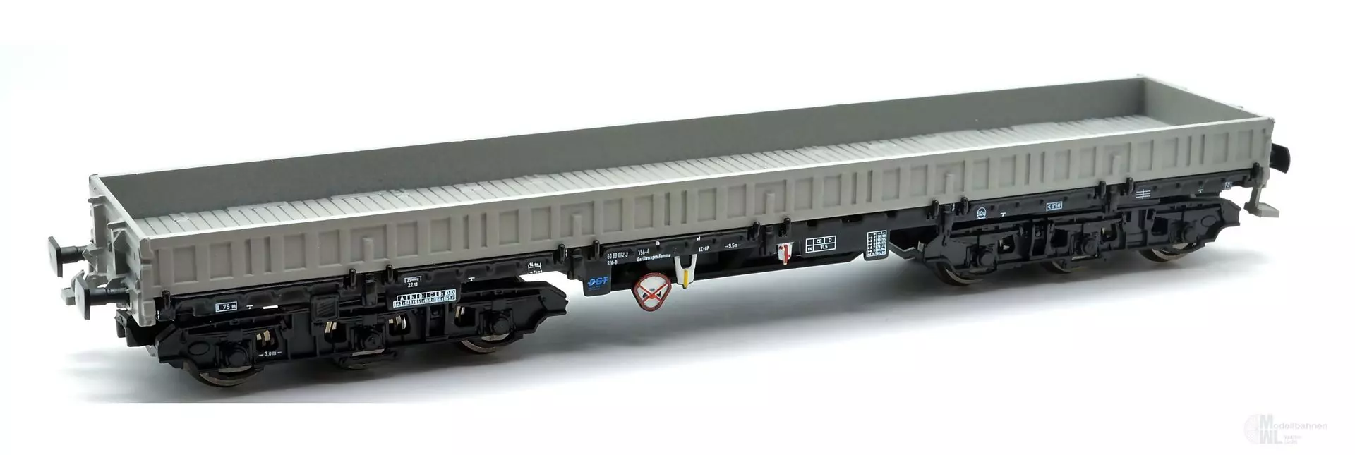 NPE NW22235 - Schwerlastwagen DR Ep.III Samms 4860 grau unbeladen H0/GL