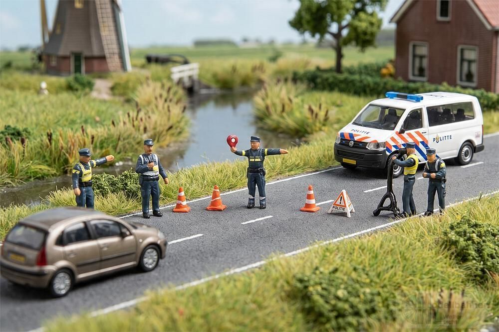 Faller 155621 - Verkehrskontrolle NL N 1:160