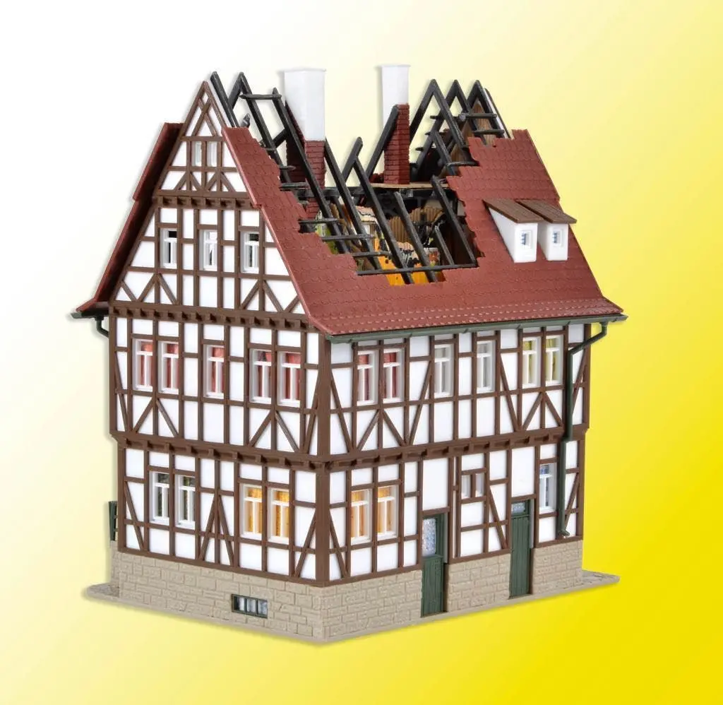 Vollmer 43728 - Brennendes Haus H0 1:87