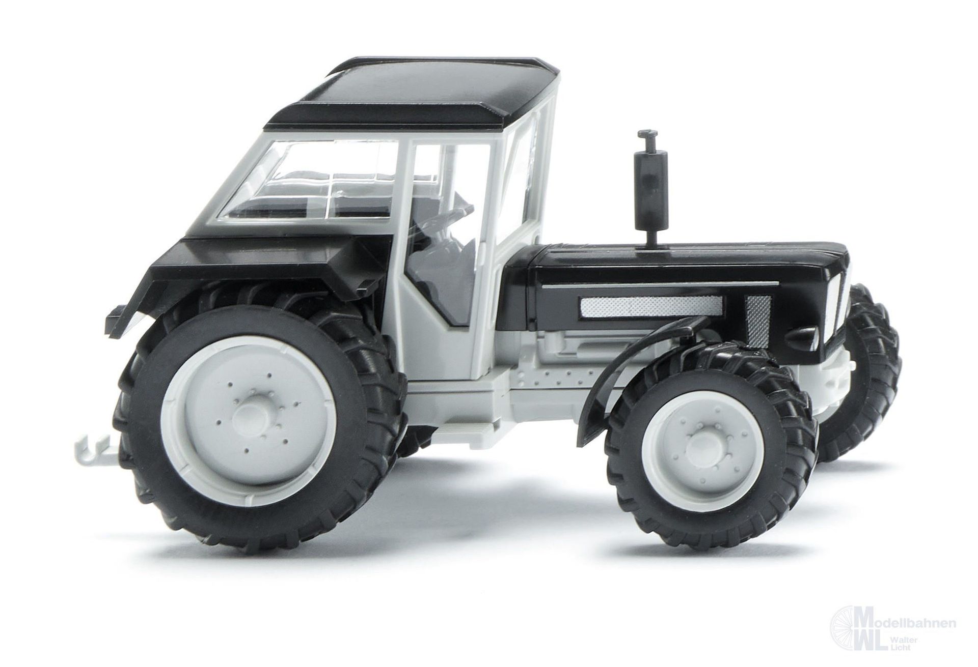 Wiking 087503 - Schlüter Super 1250 VL schwarz H0 1:87 Wiking 087503 - Schlüter Super 1250 VL schwarz H0 1:87