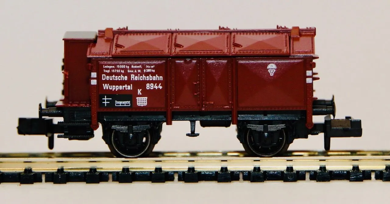 Fleischmann 8214 - FLEISCHMANN - Klappdeckelwagen DRG Ep.II mit Bremserbühne N 1:160
