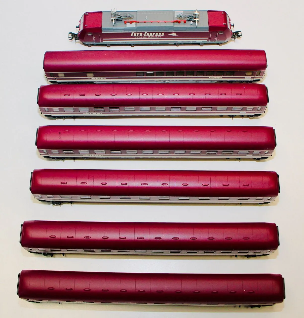 Märklin 36626 - MÄRKLIN - EuroExpress Sonderzug Lok und 6 Wagen H0/WS Digital