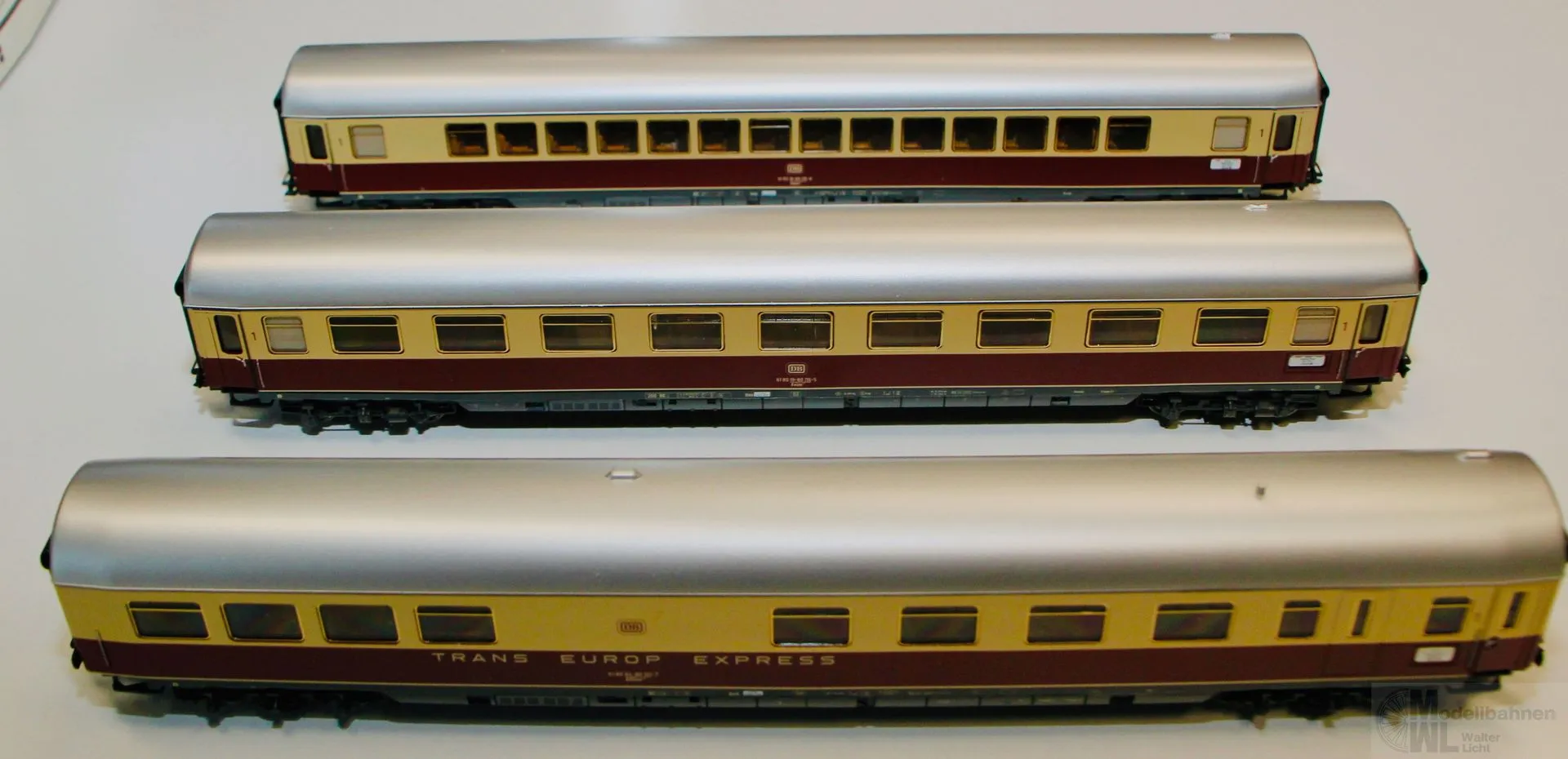 Märklin 42991 - MÄRKLIN - Wagen-Packung Rheingold TEE DB Ep.IV Helvetia 3tlg. H0/WS