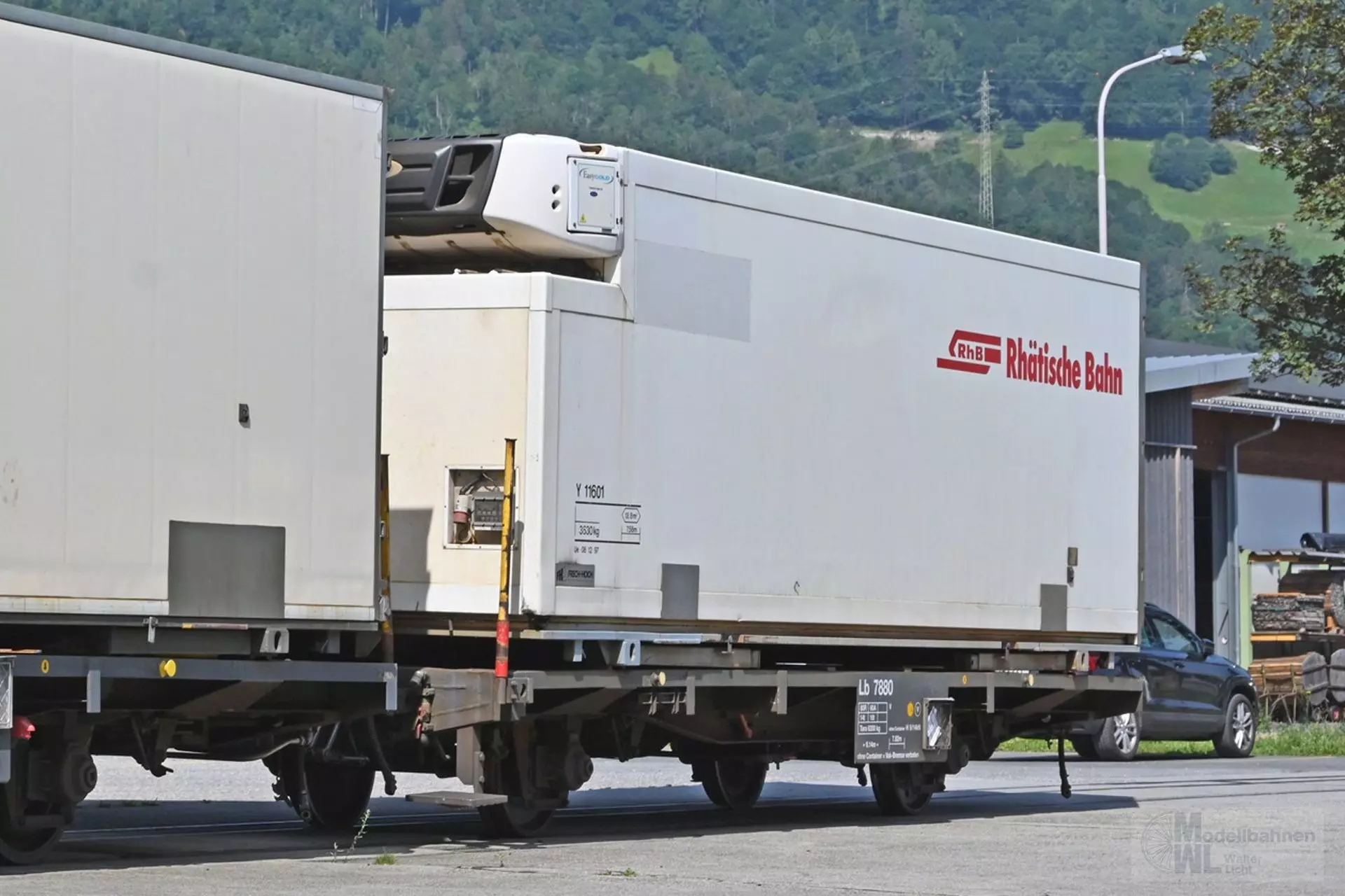 Bemo 2269162 - Containerwagen RhB Ep.VI Lb-v 7869 mit Kühlcontainer Y 11602 H0m