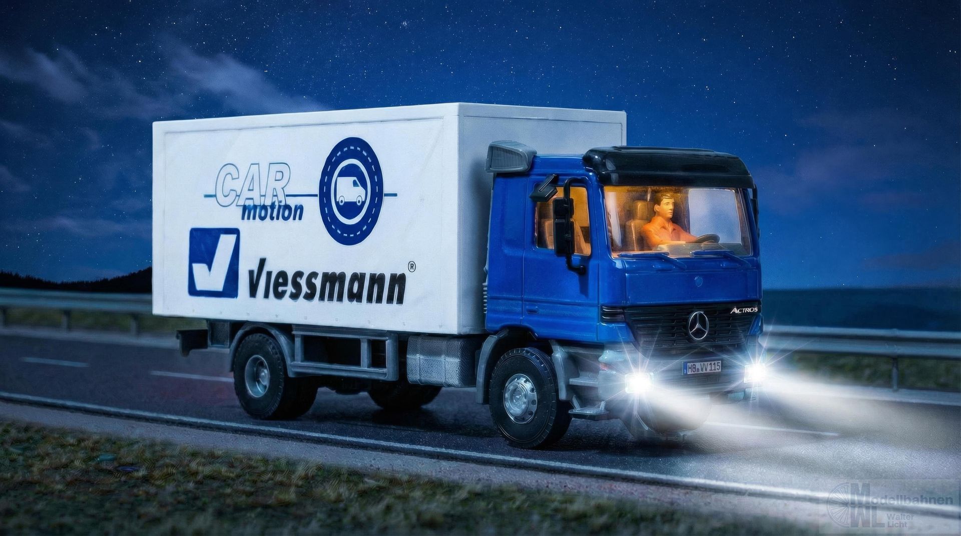 Viessmann 8116 - Mercedes-Benz ACTROS 2-achs Kofferaufbau Viessmann CarMotion H0 1:87