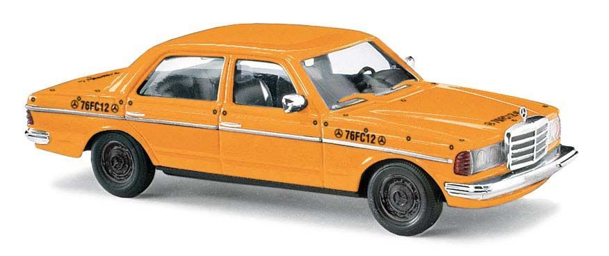 Busch 46873 - Mercedes-Benz W123 Limousine Crashtest H0 1:87 Busch 46873 - Mercedes-Benz W123 Limousine Crashtest H0 1:87