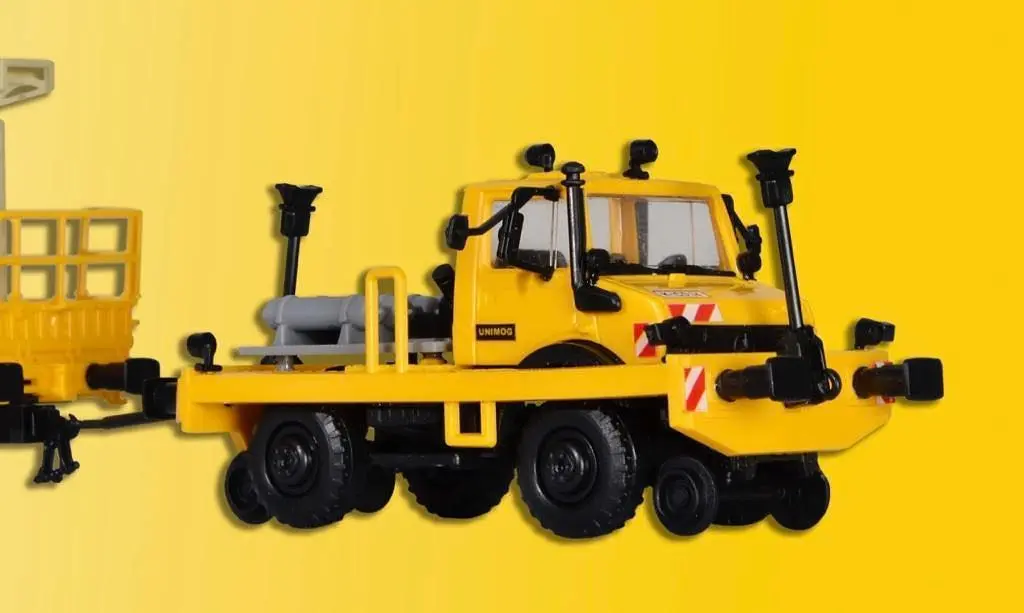 Kibri 16062 - Zweiwege UNIMOG mit Zug- Schubrahmen und Fahrleitungsbauwagen H0 1:87