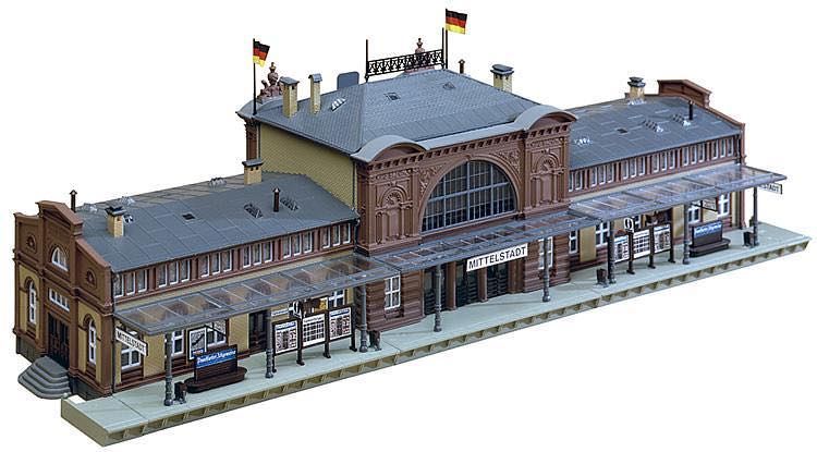 Faller 110115 - Bahnhof Mittelstadt H0 1:87 Faller 110115 - Bahnhof Mittelstadt H0 1:87