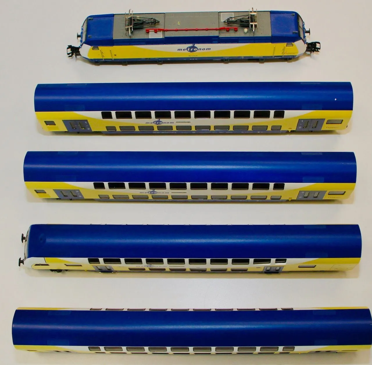 Märklin 26533 - MÄRKLIN - Nahverkehrszug Metronom Lok+3Wagen und Ergänzungswagen H0/WS Digital