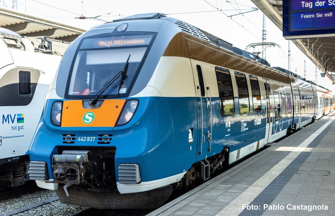 Piko 21824 - Triebzug BR 442 837 DB Ep.V 5.tlg. S-Bahn-Leipzig H0/GL