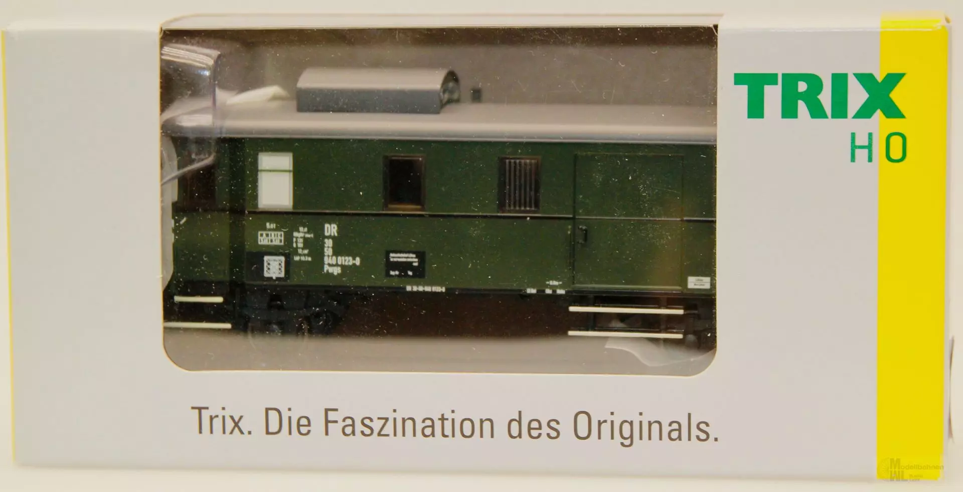 Trix 23305 - Trix - Gepäckwagen DR Ep.IV Pwgs 9400 H0/GL