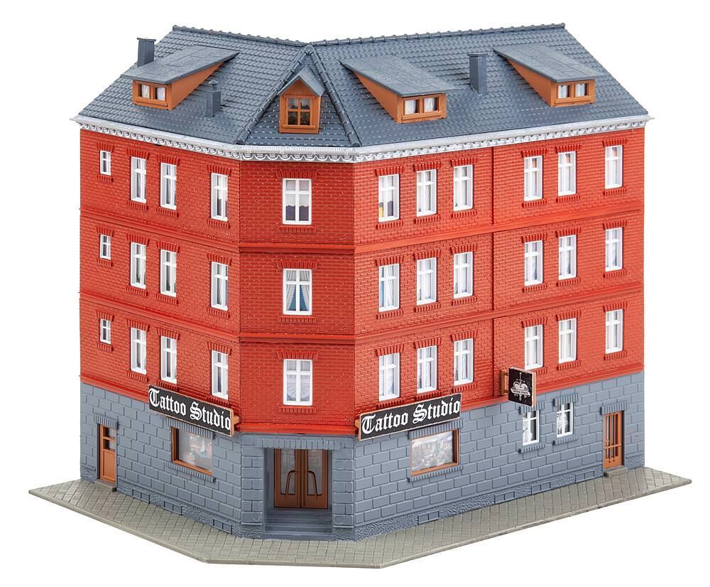 Faller 130138 - Stadteckhaus mit Tattoostudio H0 1:87 Faller 130138 - Stadteckhaus mit Tattoostudio H0 1:87
