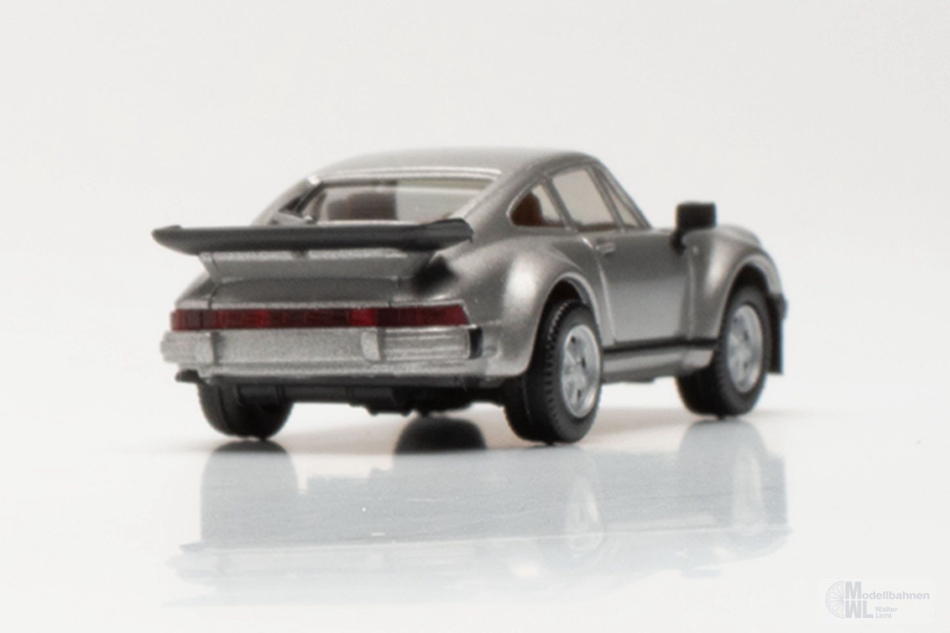 Herpa 030601-003 - Porsche 911 Turbo silbermet. H0 1:87