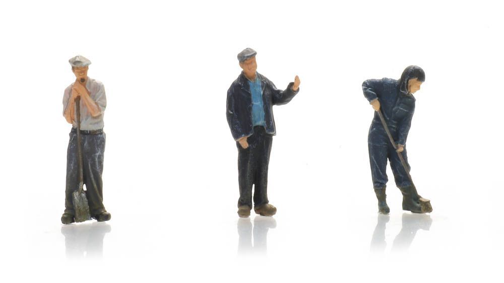 ARTITEC b.v. 5870029 - Arbeiter im Pferdestalle 3 Figuren H0 1:87
