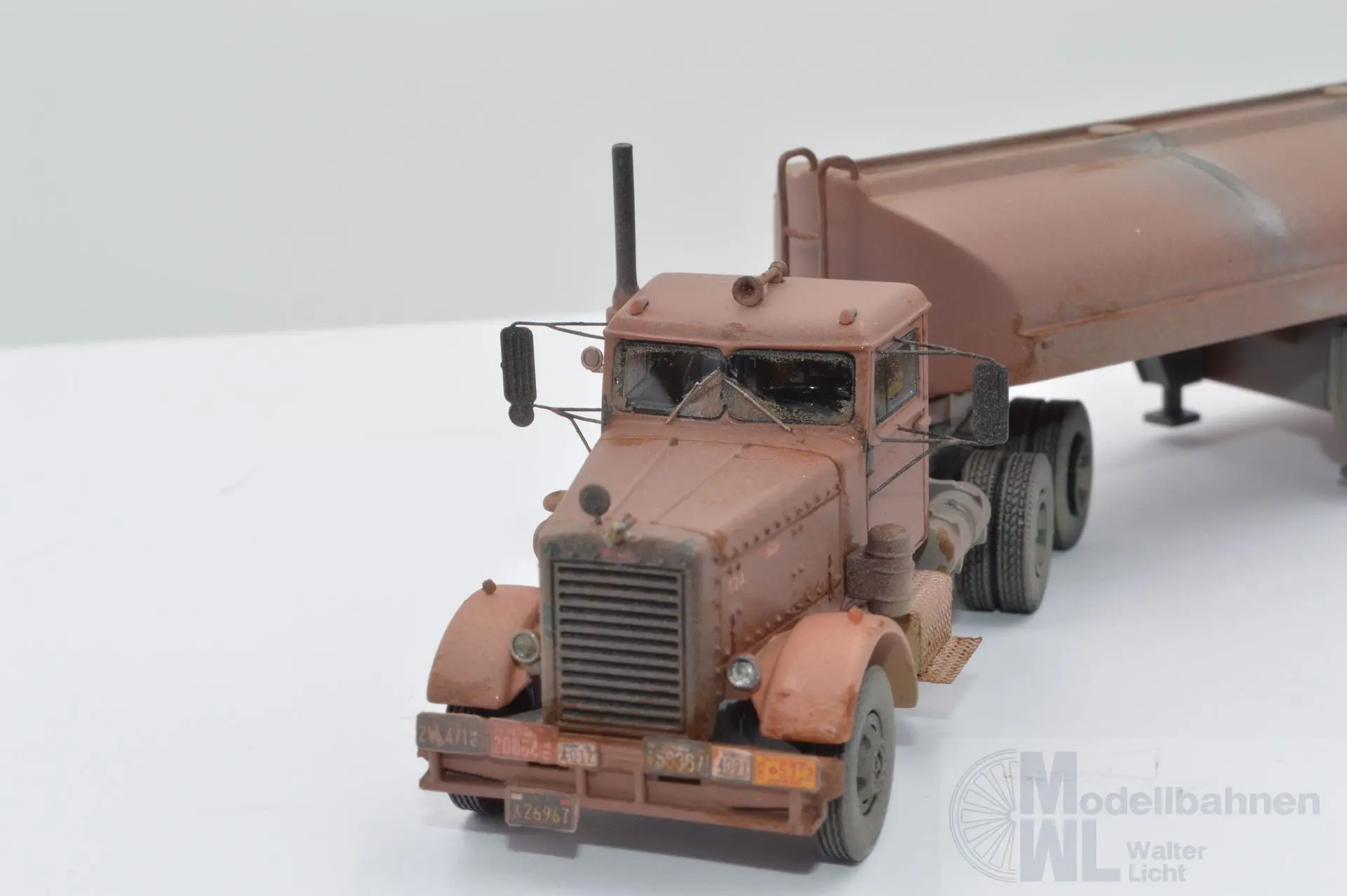 NPE NA99116 - Peterbilt 281 Confidential - H0 1:87