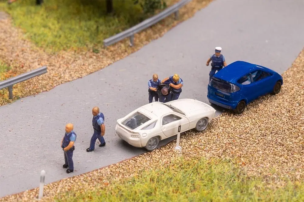 Faller 155623 - Polizisten H0 1:87