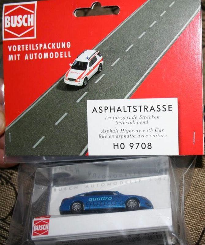 Busch 9708 - Asphaltstrasse 1m mit div. Automodell H0 1:87