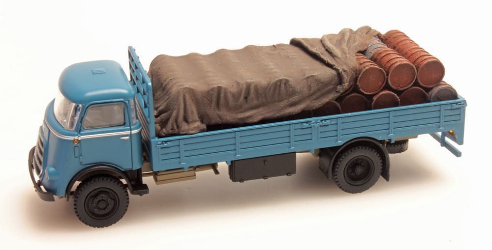 ARTITEC b.v. 487.801.42 - Ladegut Fässer mit Plane DAF Pritschen-LKW H0 1:87